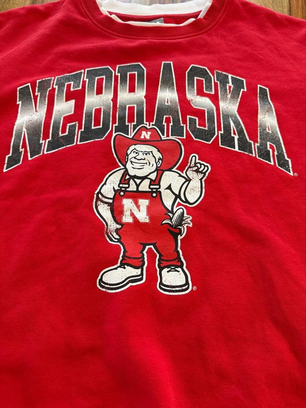 Vintage Nebraska Cornhuskers Herbie Husker Red Crewneck Sweatshirt Size L - Picture 2 of 4